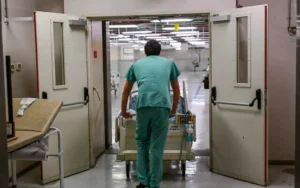 Több mint 1300 orvos hagyta el Izraelt az elmúlt három évben