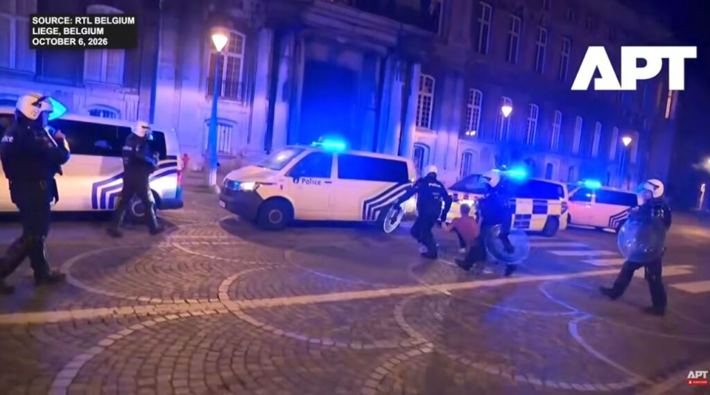 Belga belügyminiszter: hol vannak a szülők, amikor kiskorú gyerekeik flasztert hajigálnak?